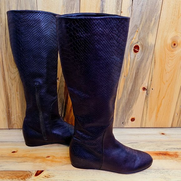 STUART WEITZMAN Crocodile Embossed Brown Leather Hidden Wedge Boots 7.5 - Picture 2 of 11